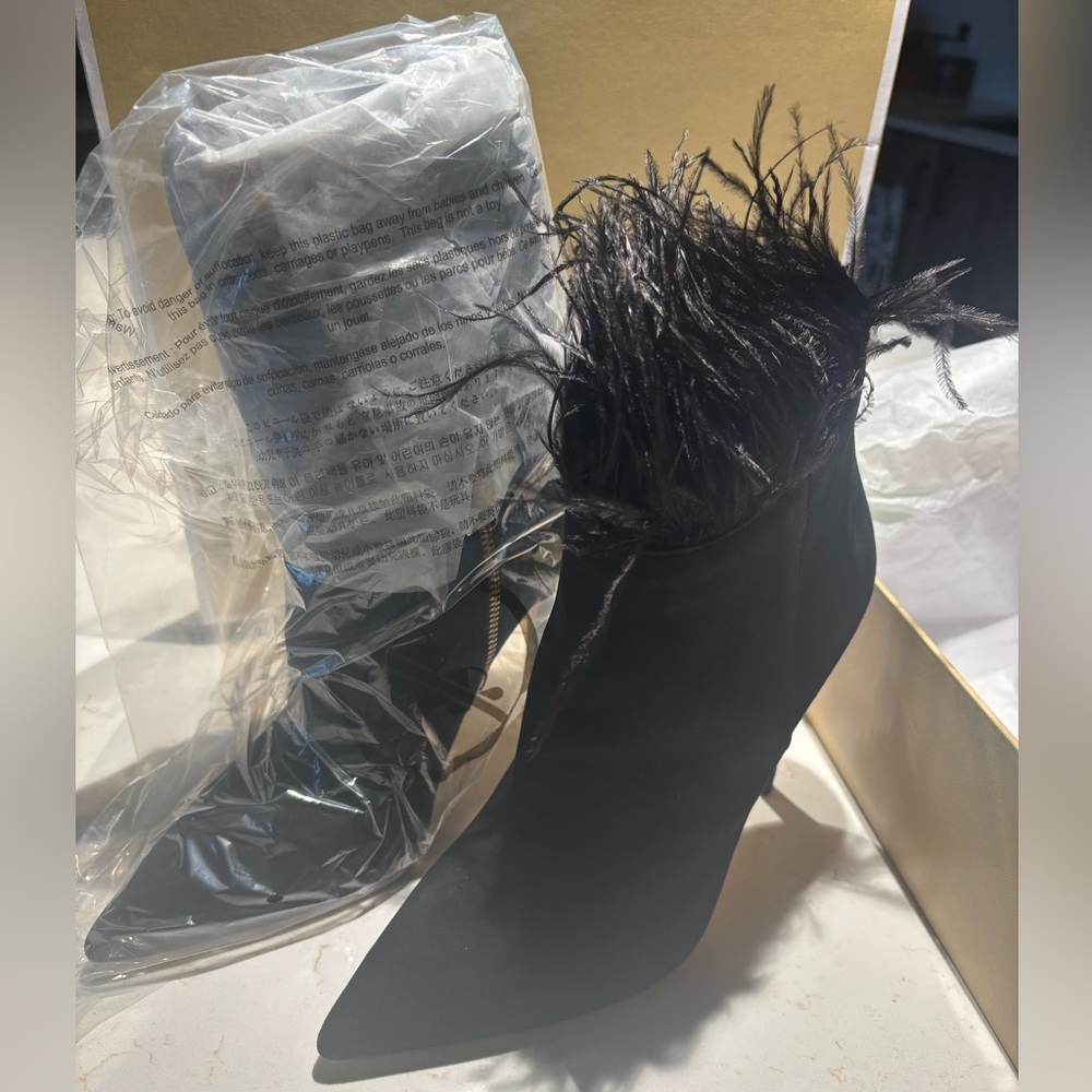 Reduced! MICHAEL KORS Ostrich Feather Suede Ankle Boot, Black, Size 8.5 - Picture 10 of 10